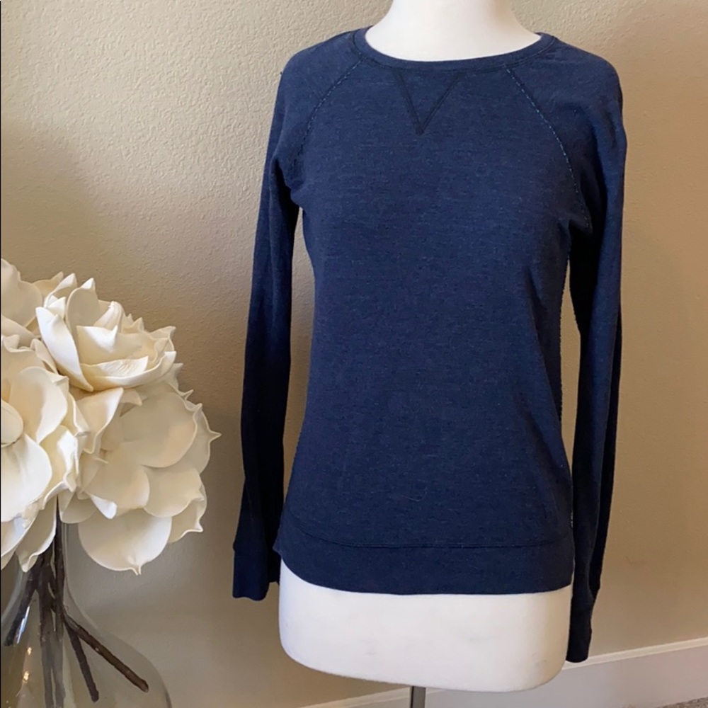 Lululemon reversible crew Sz 2